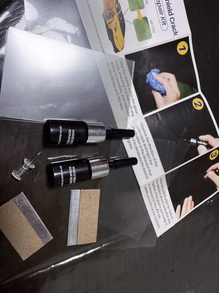 This windshield crack repair kit is a practical and economical option for quick fixes at home. It includes repair resin, injection pins, solidification sheets and a knife to remove excess, as well as step-by-step illustrated instructions. Ms. Raymond Lagos ⭐⭐⭐⭐⭐